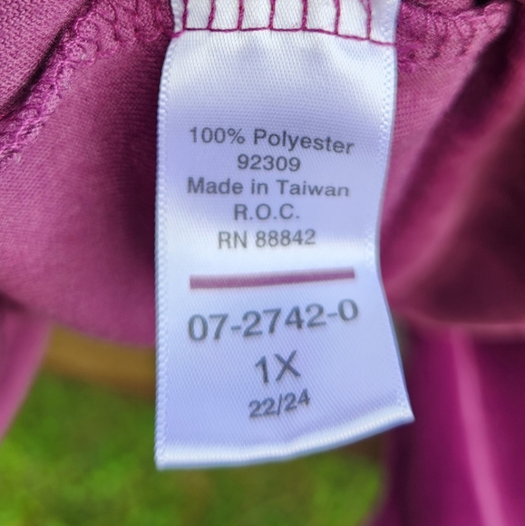 Woman Within Plush Velvet Long Sleeve Top Purple Wine colored Size 1X - Picture 6 of 6